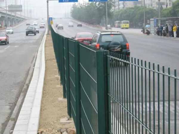 公路護欄網 - 安平縣全昊金屬(shǔ)絲(sī)網制品有限公司圖片2