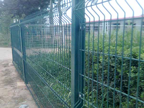 折彎護欄網 - 安平縣全昊金屬(shǔ)絲(sī)網制品有限公司圖片2